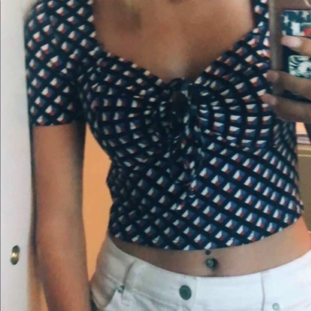 Comfy Crop Top - Picture 4 of 4